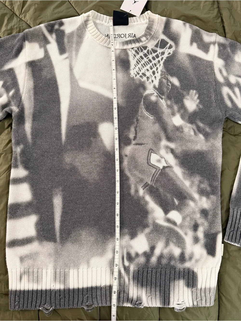 Jordan/Nike Black & White Air Jordan Graphic Crewneck Sweater - Picture 8 of 13
